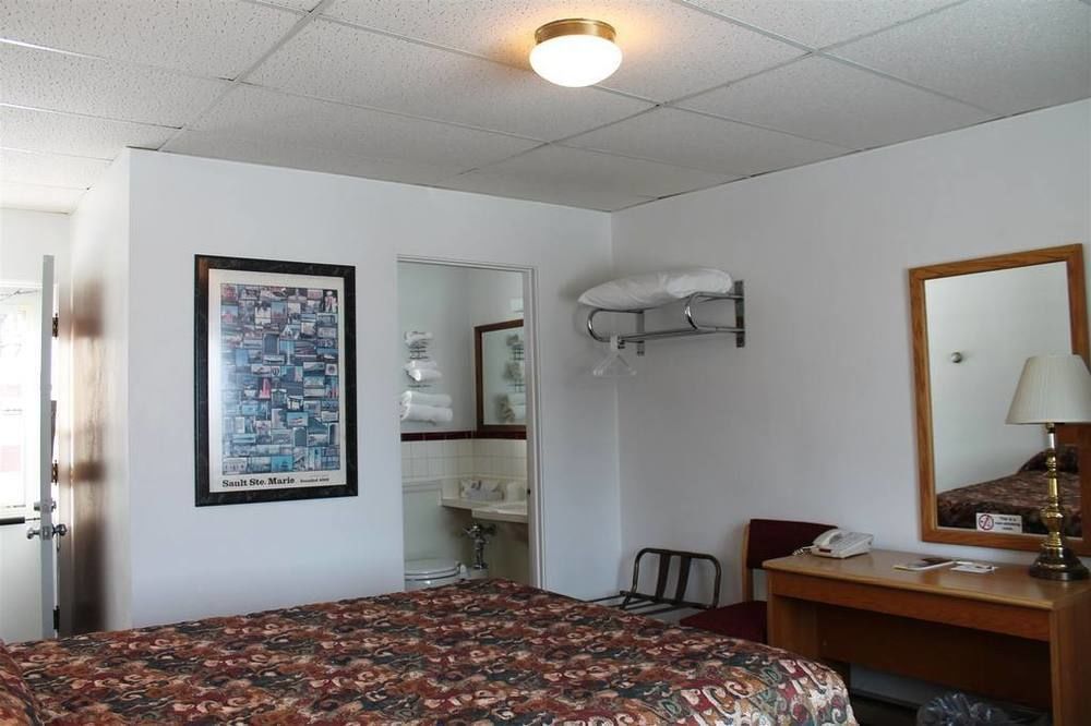 Budget Host Crestview Inn 苏圣玛丽 外观 照片